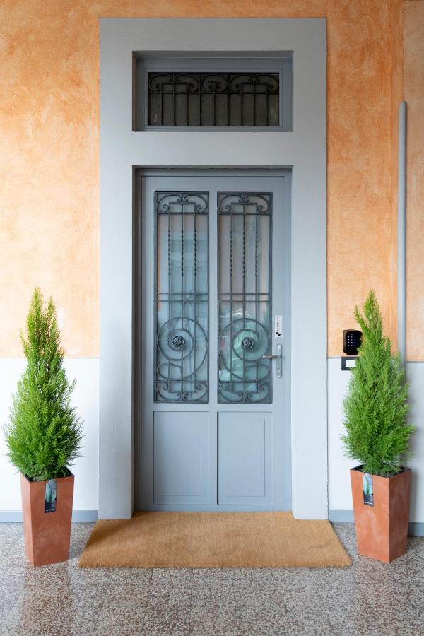 Varese Suites Extérieur photo